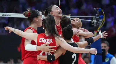 A Milli Voleybol Takımı, Antalya’da Sırbistan’a karşı 3-2 kazandı