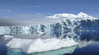 Antarktika turizminin etkisi: Tek bir turist 100 ton karın erimesini hızlandırıyor