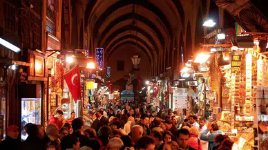 Kapalıçarşı’da onlarca iş yerine kaçak pırlanta operasyonu düzenlendi: 40 gözaltı