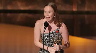 Emmy Ödülleri’nde ödül alan Yahudi aktrist Hannah Einbinder’den “Filistin’e özgürlük” çağrısı