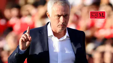 Fenerbahçe'den ayrılan Mourinho, Benfica’daki ilk maçında kaleciliğe özendi