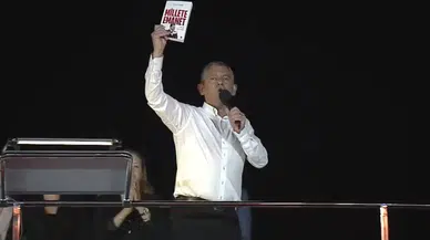 CHP lideri Özgür Özel ve Ekrem İmamoğlu’ndan “Millete Emanet” kitabı