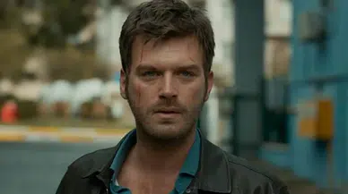 “Ateşi bile dublörü yakıyor” yorumları sonrası işten çıkarılmıştı: Kıvanç Tatlıtuğ’dan dublörü Mehmet Tan hakkında açıklama