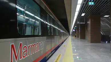 Yenikapı Marmaray istasyonunda intihar: Seferler aksadı