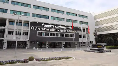 Antalya Büyükşehir Belediyesi'ne operasyon: Antalyaspor Derneği'nde 20 kişiye gözaltı