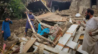 Afganistan'daki büyük depremde 800 kişi öldü, 1800 kişi yaralı