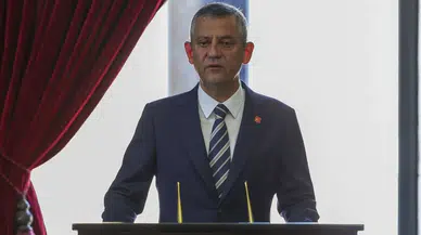 Özgür Özel, CHP’nin 102. kuruluş yıl dönümünde Anıtkabir’i ziyaret etti