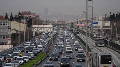 İstanbul sabah trafiği kabusa döndü: Avrupa ve Anadolu yakasında yoğunluk yüzde 80’e ulaştı
