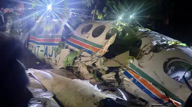 Hindistan'da ambulans uçak faciası: 7 ölü