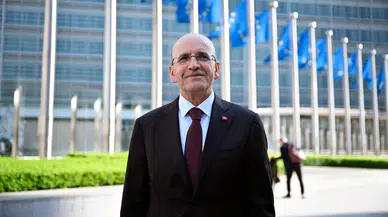 Bakan Şimşek'ten bütçe eleştirilerine yanıt: Borç yükü iddiaları gerçeği yansıtmıyor