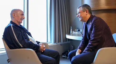 Özgür Özel, eski CHP Genel Başkanı Hikmet Çetin’i hastanede ziyaret etti