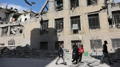 ABD-İsrail saldırılarının beşinci gününde İran’da ölü sayısı 1045’e yükseldi