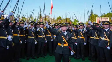 “Mustafa Kemal’in askeriyiz” diyen teğmenin ihraç kararı mahkeme tarafından bozuldu