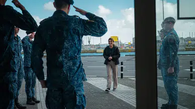 Hollanda Savunma Bakanı Dilan Yeşilgöz’ün 100 bin euroluk donanma ziyareti ülkeyi karıştırdı: Bir Hollandalı siyasetçinin en pahalı gezisi!