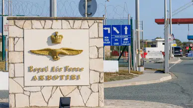 Güney Kıbrıs'ta İngiltere üssü İran tarafından vuruldu!