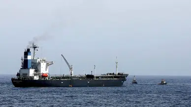 Kuveyt: Dubai Limanı’nda demirleyen petrol tankeri İran saldırısına uğradı