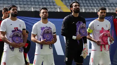 İranlı futbolculardan Antalya'da okul çantalı protesto