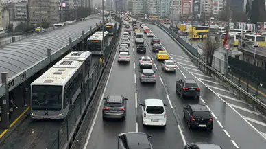 Bayram sonrası İstanbul'da trafik alarmı: Yoğunluk yüzde 76'ya ulaştı