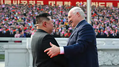 Minsk ve Pyongyang hattında yeni dönem: İmzalar atıldı, tüfekler hediye edildi