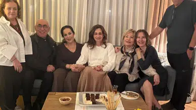 Türkan Şoray ve Şener Şen’den nostaljik buluşma: İkinci Bahar ekibi, Nilgün Öneş’in evinde eski günleri yad etti