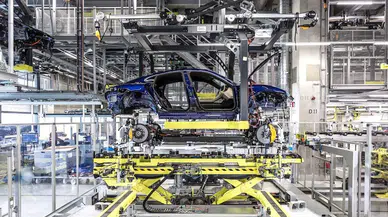 Otomotiv devinde deprem: Volkswagen Almanya'da 50 bin çalışanıyla yollarını ayırıyor