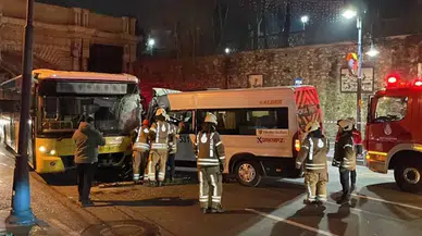 Beşiktaş'ta İETT otobüsü ile servis minibüsü kafa kafaya çarpıştı