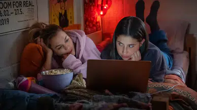 Sadie Sandler başrolde: Netflix'in yeni üniversite komedisi Roommates geliyor