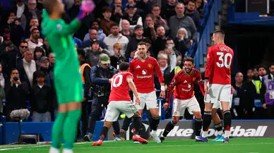 Manchester United, Chelsea'yi Stamford Bridge'de tek golle devirdi