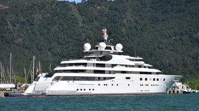 Marmaris’e dev yat yanaştı: A+ gemisinin yakıt faturası dudak uçuklattı