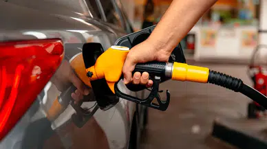 Motorine 2 lira 28 kuruş, benzine 95 kuruş zam geldi