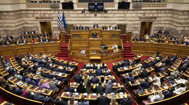 Yunanistan'da büyük yolsuzluk skandalı: 13 milletvekilinin dokunulmazlığı kaldırıldı