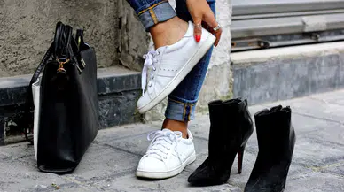 Kombine göre ayakkabı seçimi nasıl yapılır: Stil sahibi görünmenin 2026 trendleri
