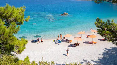 Yunanistan'da çevre koruma seferberliği: 251 plajda şezlong ve şemsiye kullanımı yasaklandı