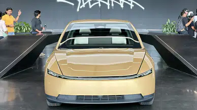 Tesla Cybercab üretime başladı: Sürücüsüz taksi dönemi başlıyor