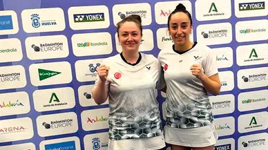 Badminton tarihimizde bir ilk: Bengisu ve Nazlıcan’dan gümüş madalya