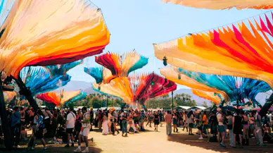 Coachella 2026 çılgınlığı başladı: Çölün ortasında yıldızlar geçidi