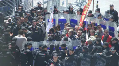 Taksim’de 1 Mayıs anmasına müdahale: Gözaltılar var
