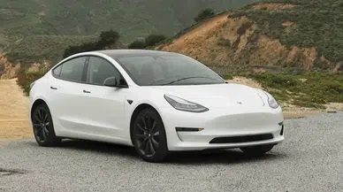 Tesla'nın Full Self-Driving teknolojisi Türkiye yollarına çıkıyor