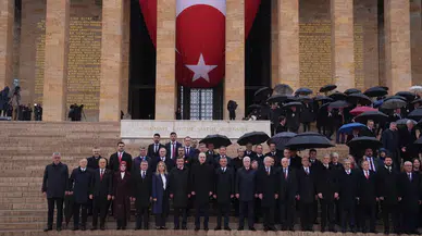 Numan Kurtulmuş başkanlığındaki devlet erkanı Anıtkabir'i ziyaret etti