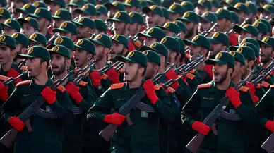 İran'dan ABD'ye sert gözdağı: Saldırganlar için esir kamplarımız hazır