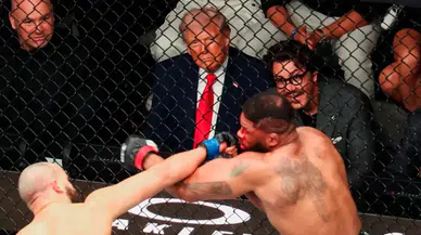 Ülkesi barış görüşmelerindeyken Trump Miami’de kafes dövüşü izledi