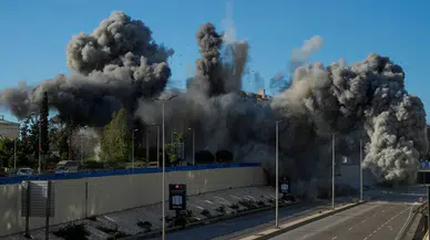 İran'ın hava saldırısı Bahreyn'de yerleşim yerlerini vurdu: 4 yaralı