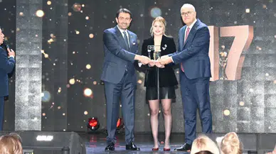 Milli para yüzücü Defne Kurt’a “Yılın Sporcusu” ödülü
