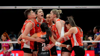 Şampiyonlar Ligi'nde Türk finali: Eczacıbaşı, VakıfBank'ın rakibi oldu