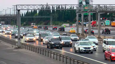 Kurban Bayramı tatili öncesi İstanbul trafiği kilitlendi: Ekiplerden sürücülere kritik uyarı
