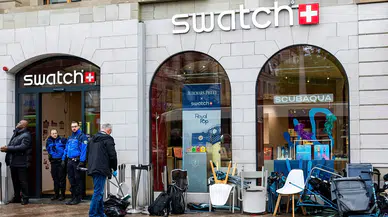 Swatch’ın yeni saat lansmanı dünya genelinde kaosa yol açtı