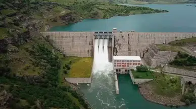 Elazığ'da yağışların ardından Pembelik Barajı'nın da kapakları açıldı