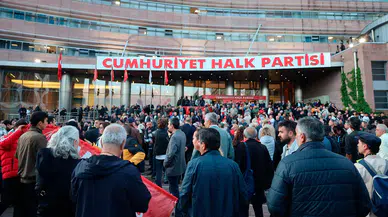 Tahliye iddiası CHP'yi ayağa kaldırdı: Genel merkez önünde arbede