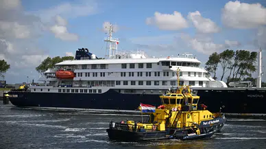 Hantavirüs vakalarının görüldüğü yolcu gemisi Rotterdam Limanı’na ulaştı