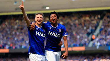 Ipswich Town bir yıl aradan sonra Premier Lig'e geri döndü